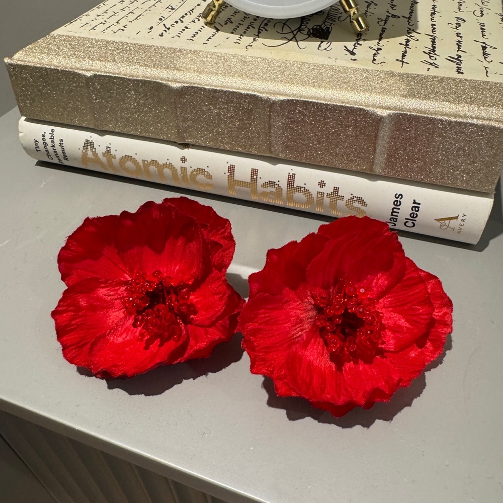 ❗️SOLD❗️Elegant Red Floral Home Accents